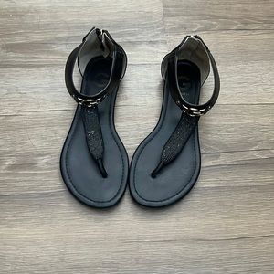 Guess flat used sandals
